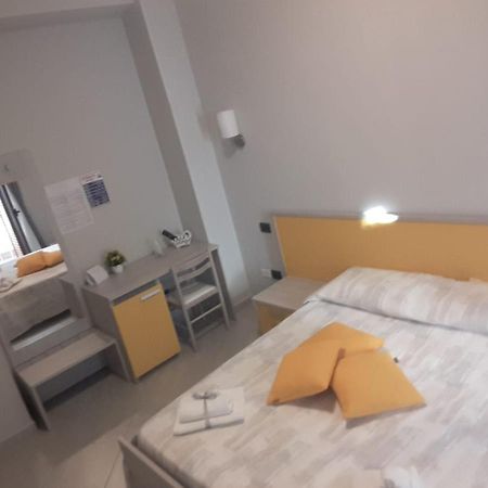 Affittacamere Borgata Marina Roseto Capo Spulico Eksteriør bilde
